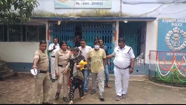 नियामतपुर के रहमान पाड़ा में जावेद बारि नामक एक व्यक्ति की दो अपराधियों द्वारा मोटरसाइकिल पर आकर प्वाइंट ब्लैंक रेंज से गोली चलाई गई थी ।