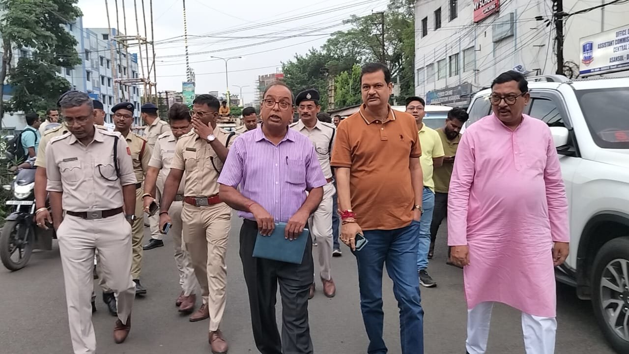 पश्चिम बर्धमान के आसनसोल दुर्गापूजा कार्निवल की तैयारी को लेकर प्रशासन की ओर से ली गई जायजा