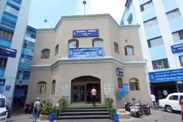 আসানসোল পুরনিগমের সচিব পদে রদবদল কৃষ্ণেন্দু কুমার মণ্ডল সিএমও-র গ্রিভান্স রিড্রেসাল সেলে, নতুন সচিব অমিত শেঠ