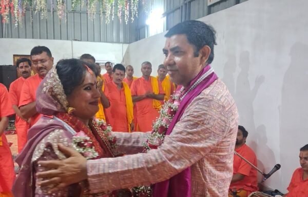 আসানসোলে সওয়া লাখ হনুমান চালিশা পাঠে ভক্তির জোয়ার, হাজারো ভক্তের সমাগমে মুখর আনন্দম রেসিডেন্সি